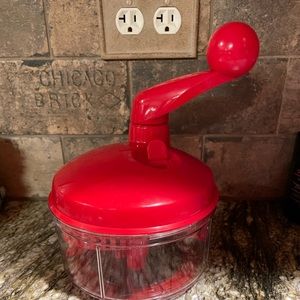 Tupperware chopper only used couple times